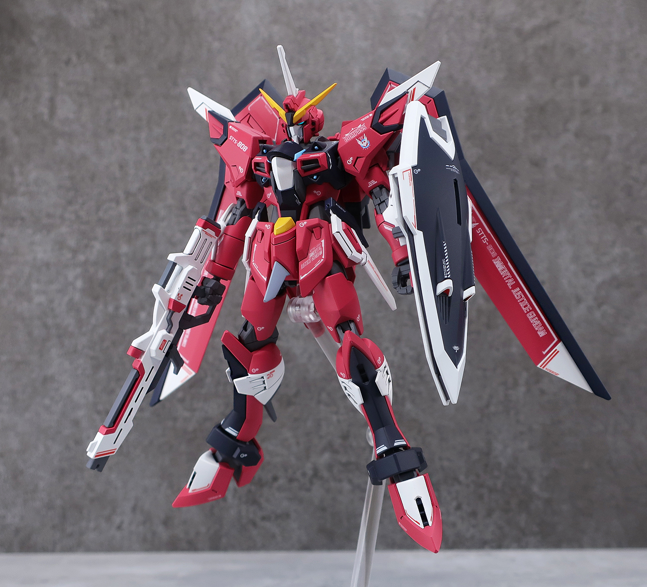 HG 1/144 イモータルジャスティスガンダム 塗装済み完成品