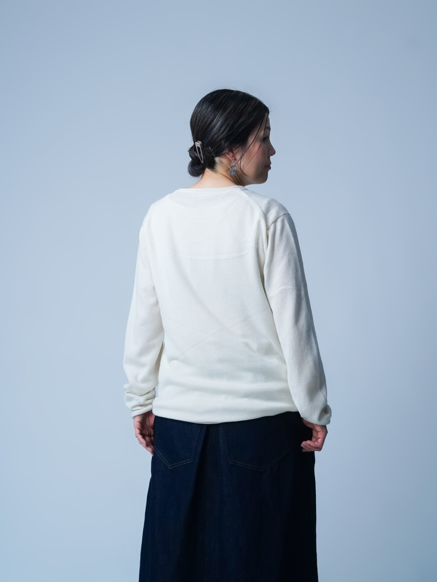 新感覚！カシミヤ70%×シルク30% 肌に優しいインナーセーター クルー