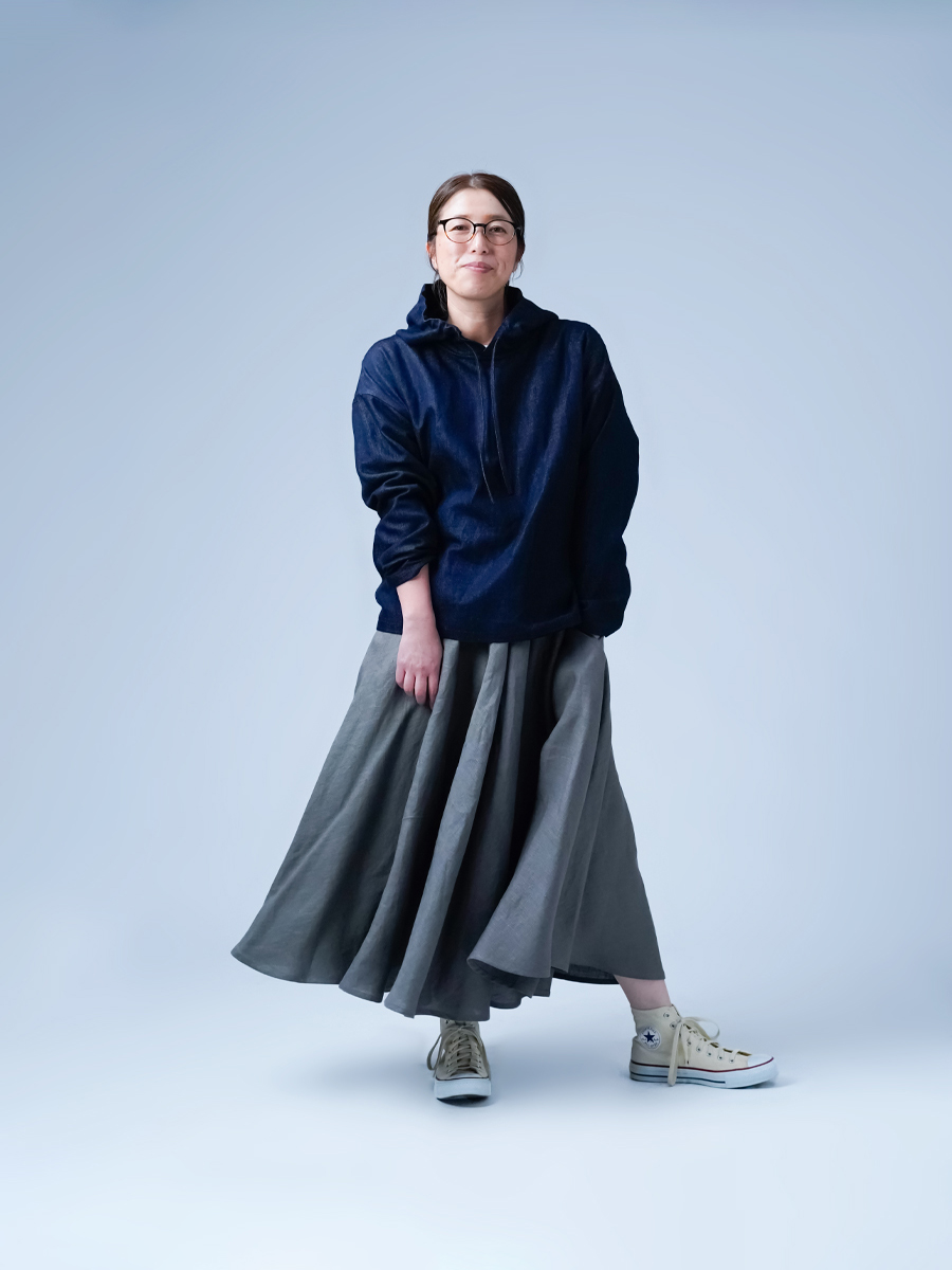 リネンデニムパーカー】シンプル。男女兼用 フードトップス ／ ダーク