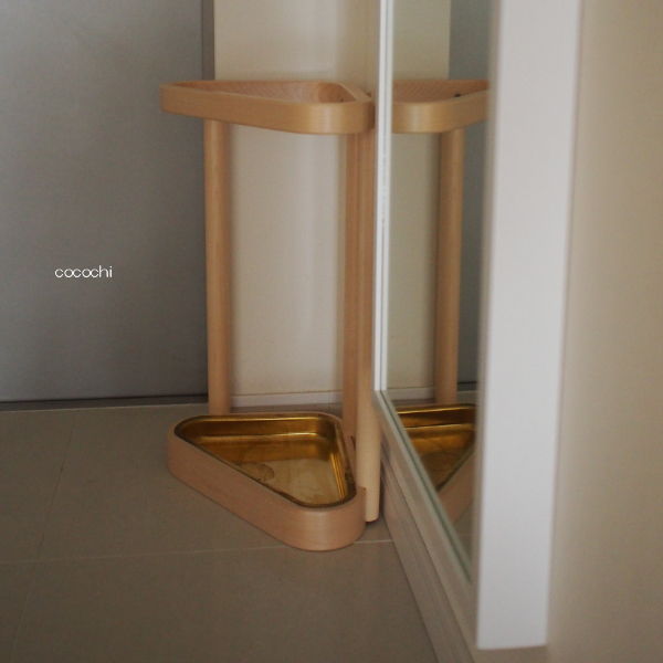 artek 】バーチと真鍮の傘立てを使い始めて1ヵ月【 Umbrella stand