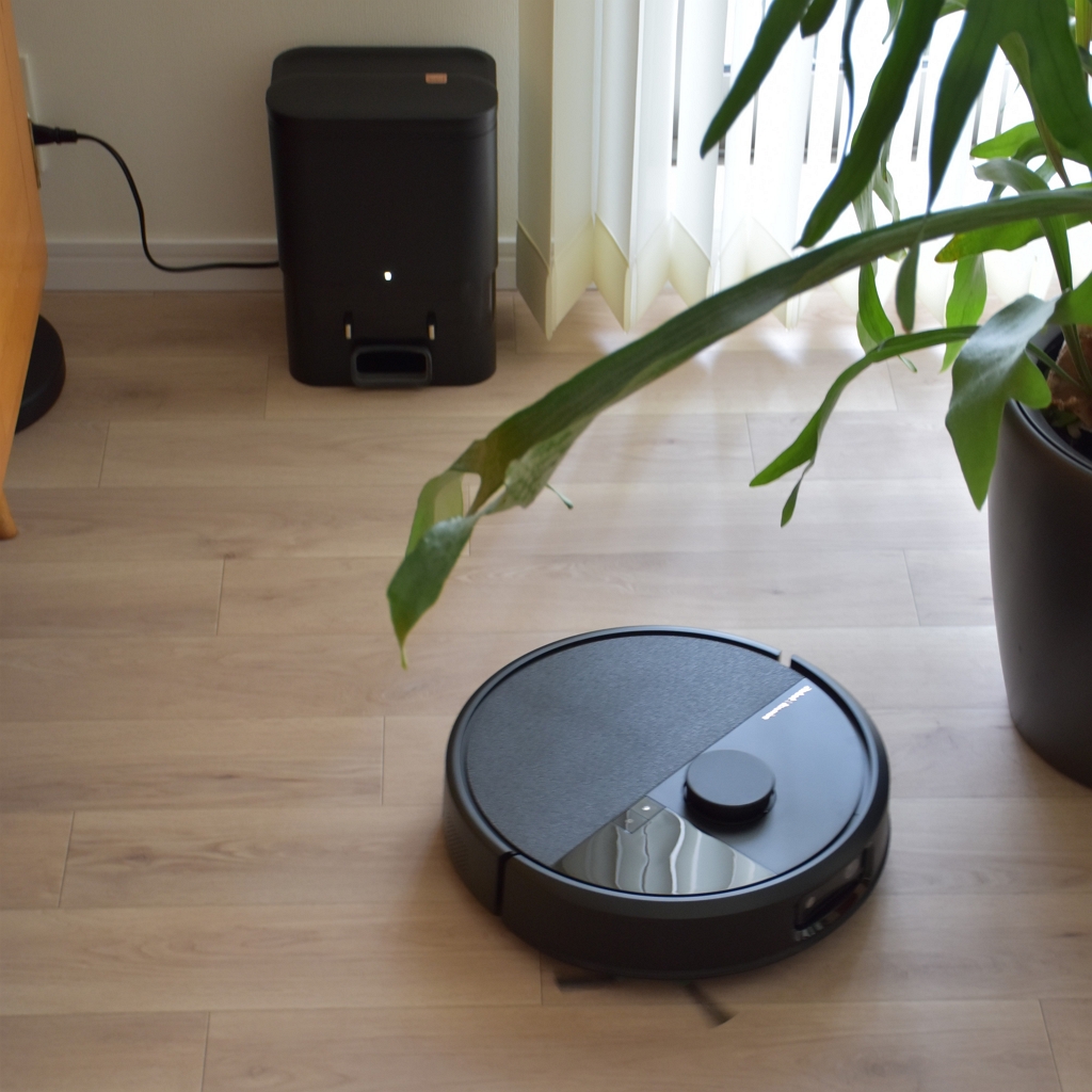 ルンバ】自動で便利♪充電ステーションとアプリの使い勝手【Roomba Max