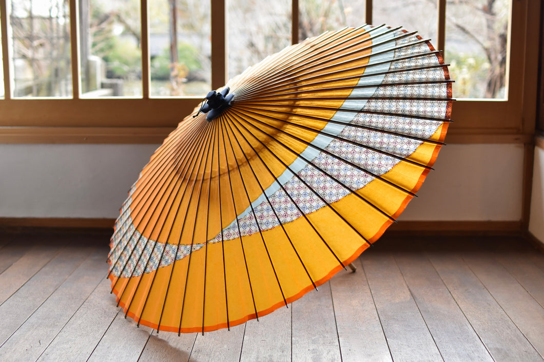 蛇の目傘【交叉 オレンジ×小紋(水色)】 – 和傘CASA