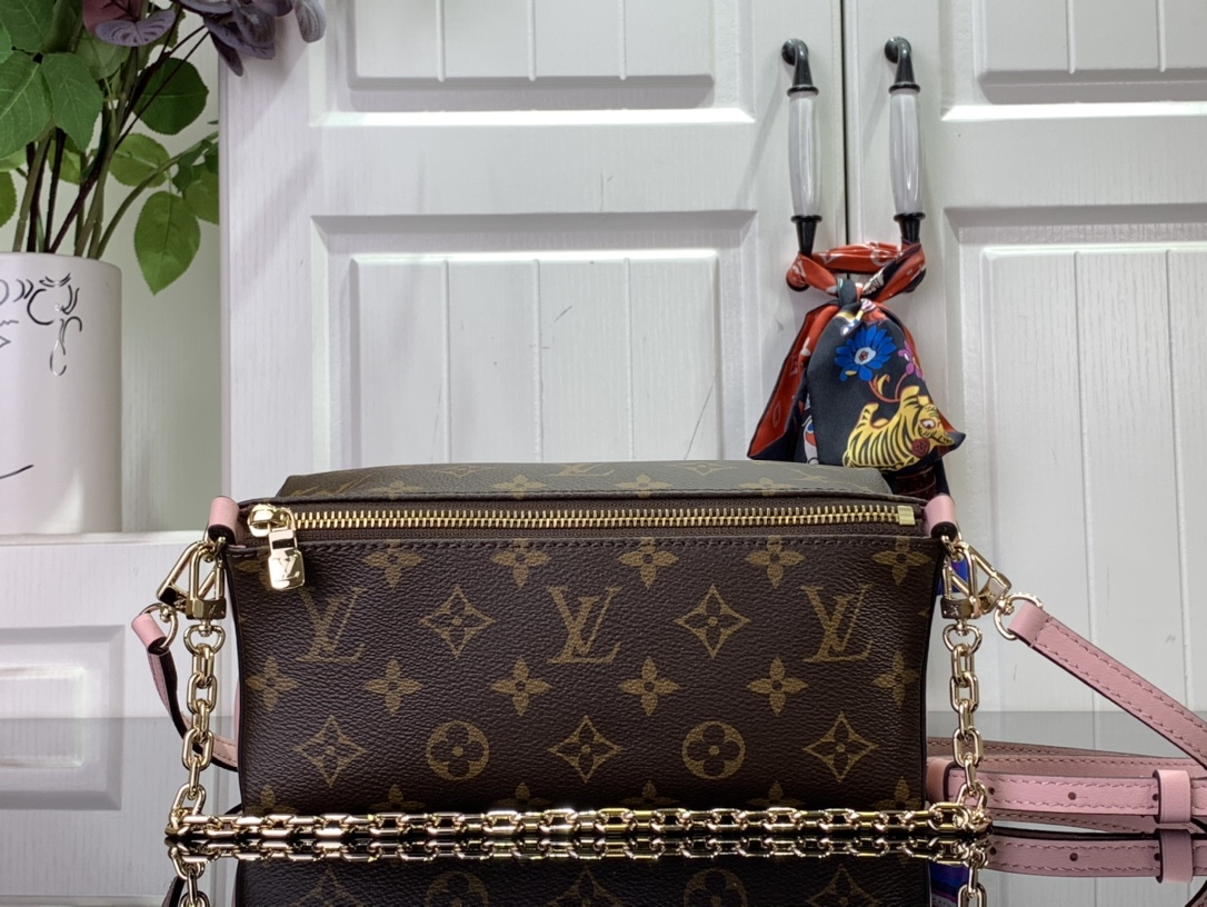 ルイヴィトン ポーチ 新作 Louis Vuitton ブルームポーチ ピンク