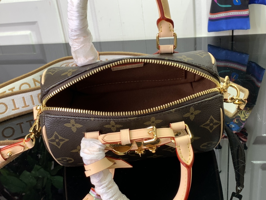 ルイヴィトン バンドリエール 新作 ボストンバッグ Louis Vuitton