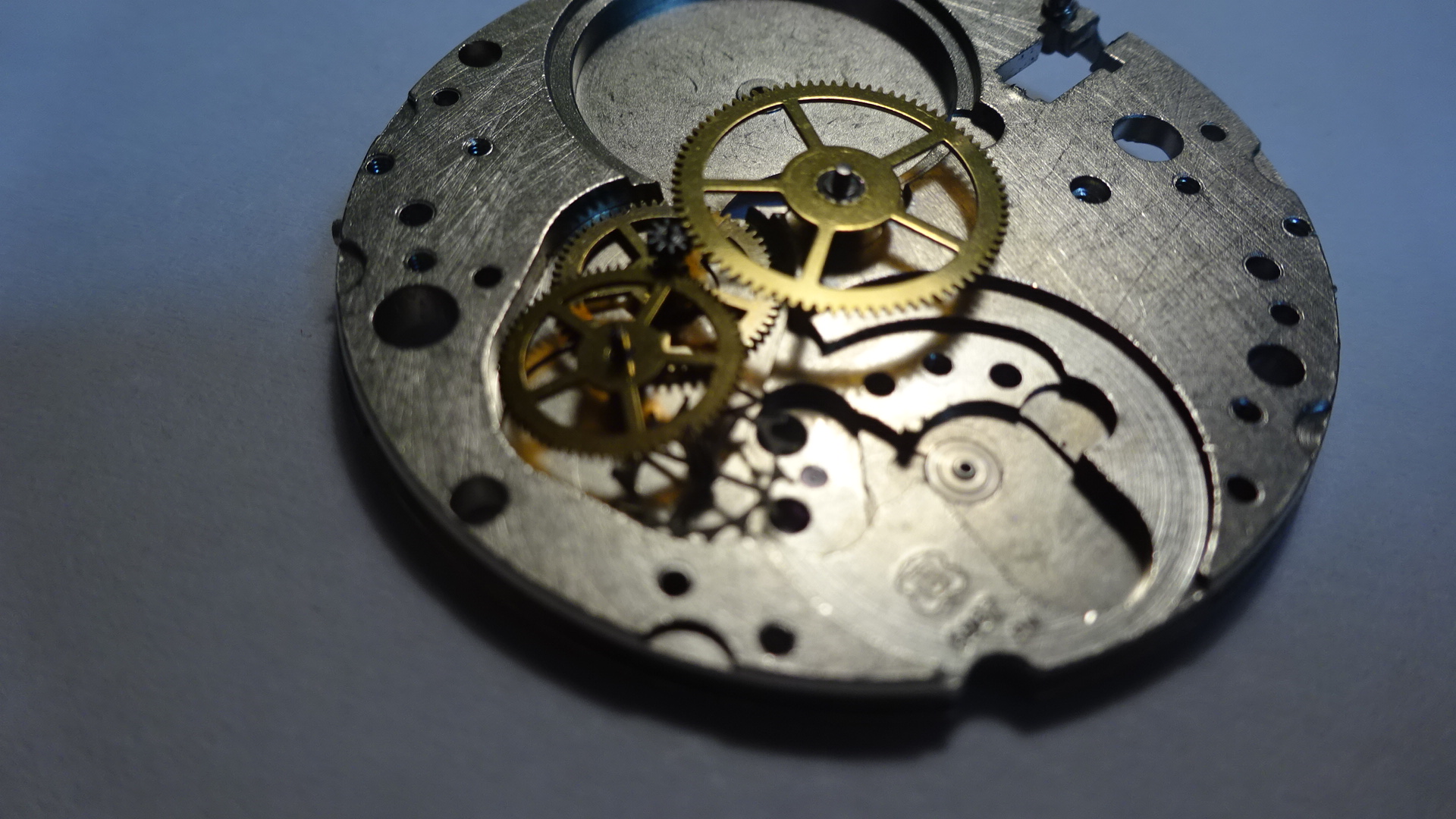 懐中時計用の機械は腕時計に使えるか | 時計De娯楽