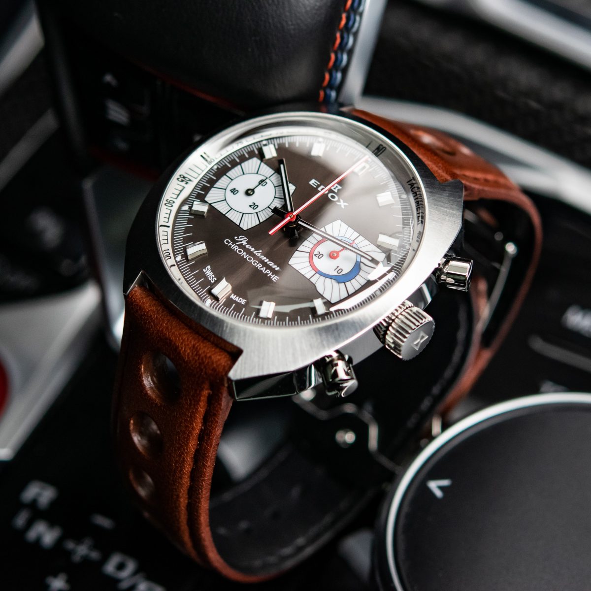 BMWの世界観を表現した限定クロノとダイヤモンドをあしらった豪華な