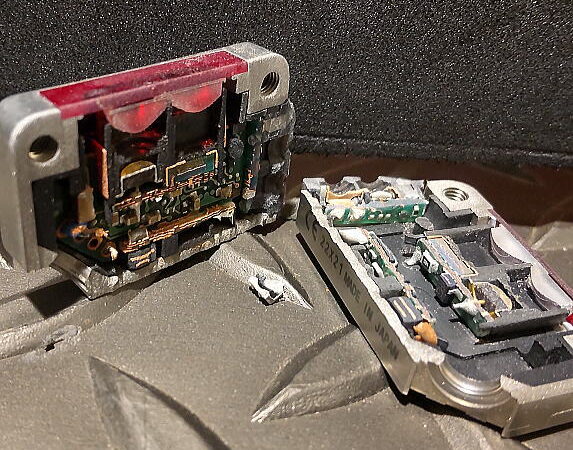 制御部品 内部検証ウォータージェット切断加工 | YKアキュラシー株式会社