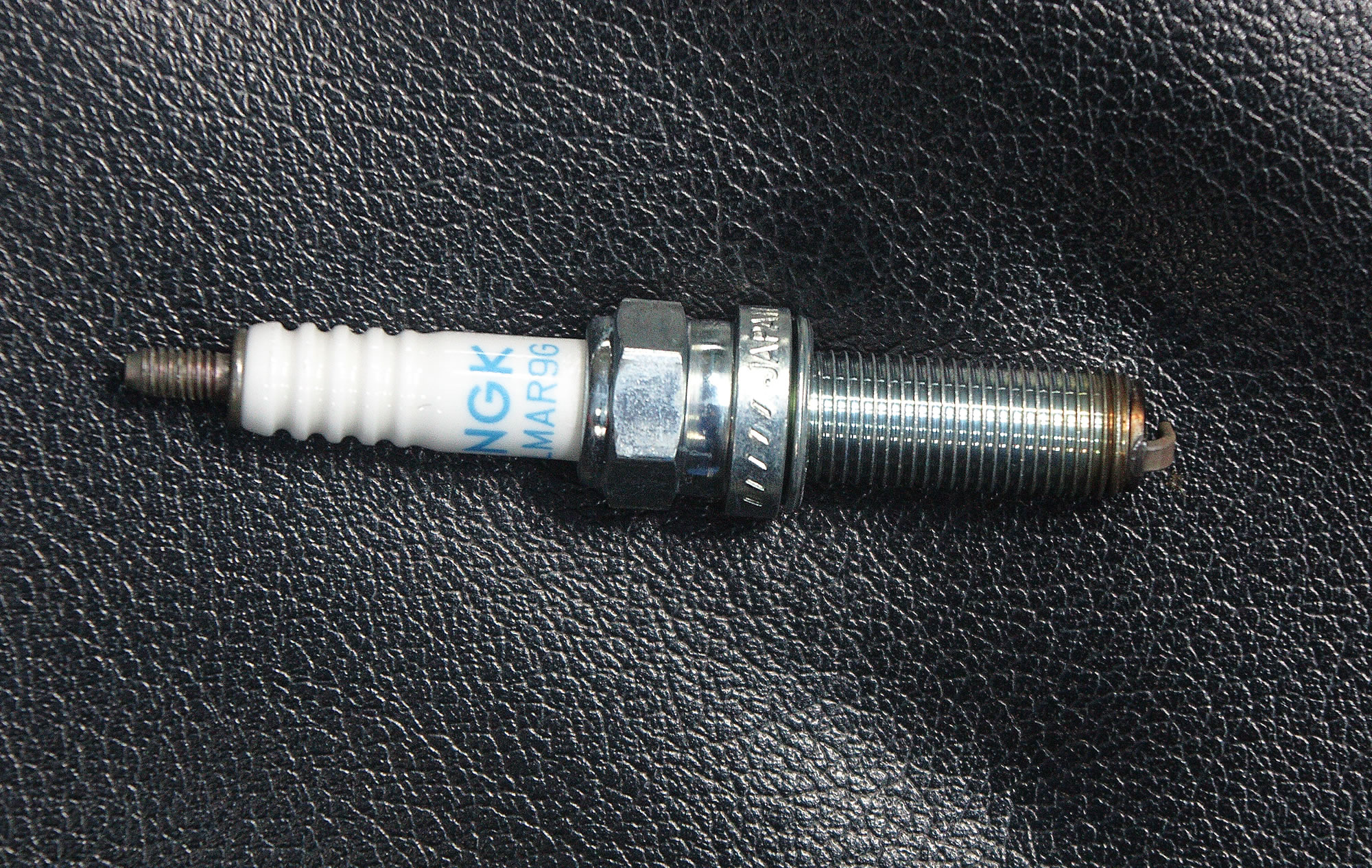 Ninja ZX-25R スパークプラグ交換