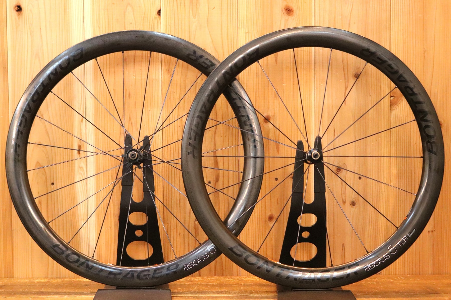 ボントレガー Bontrager アイオロス Aeolus 5 TLR D3 カーボン