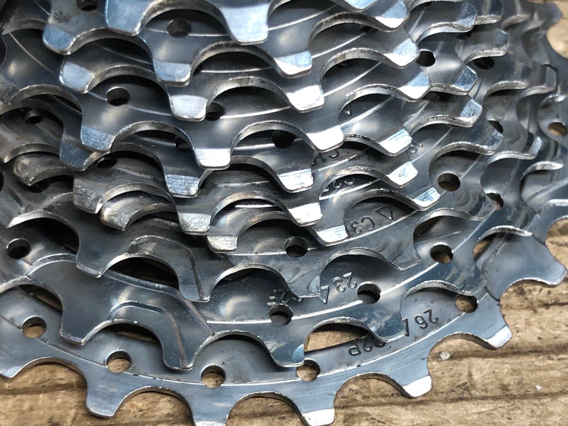 HU828 カンパニョーロ CAMPAGNOLO コーラス CHORUS スプロケット 13