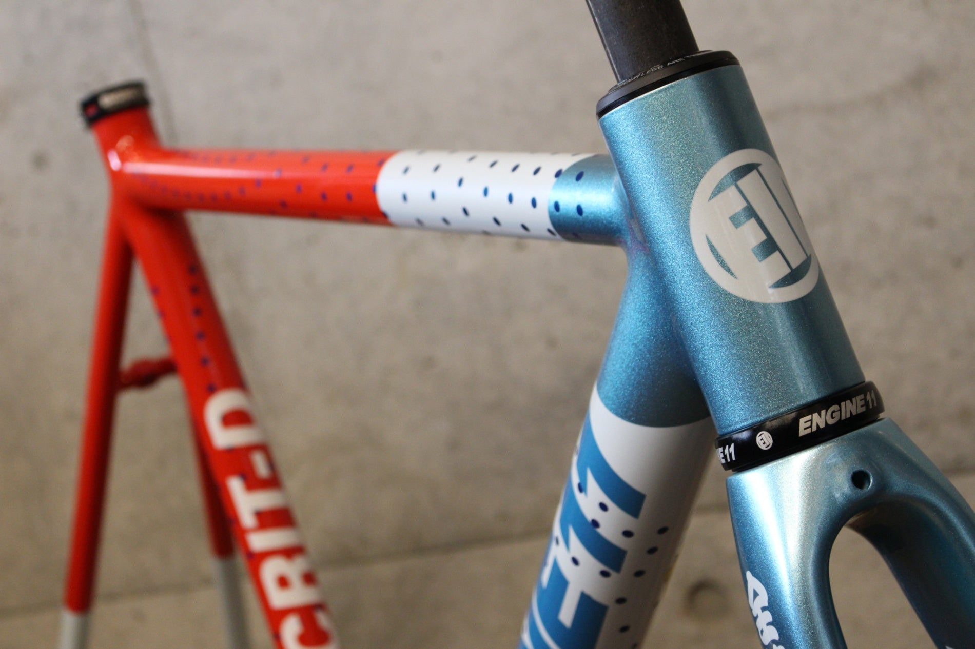 未使用品！エンジン ENGINE11 Crit-D 2024 Mサイズ アルミ ピスト