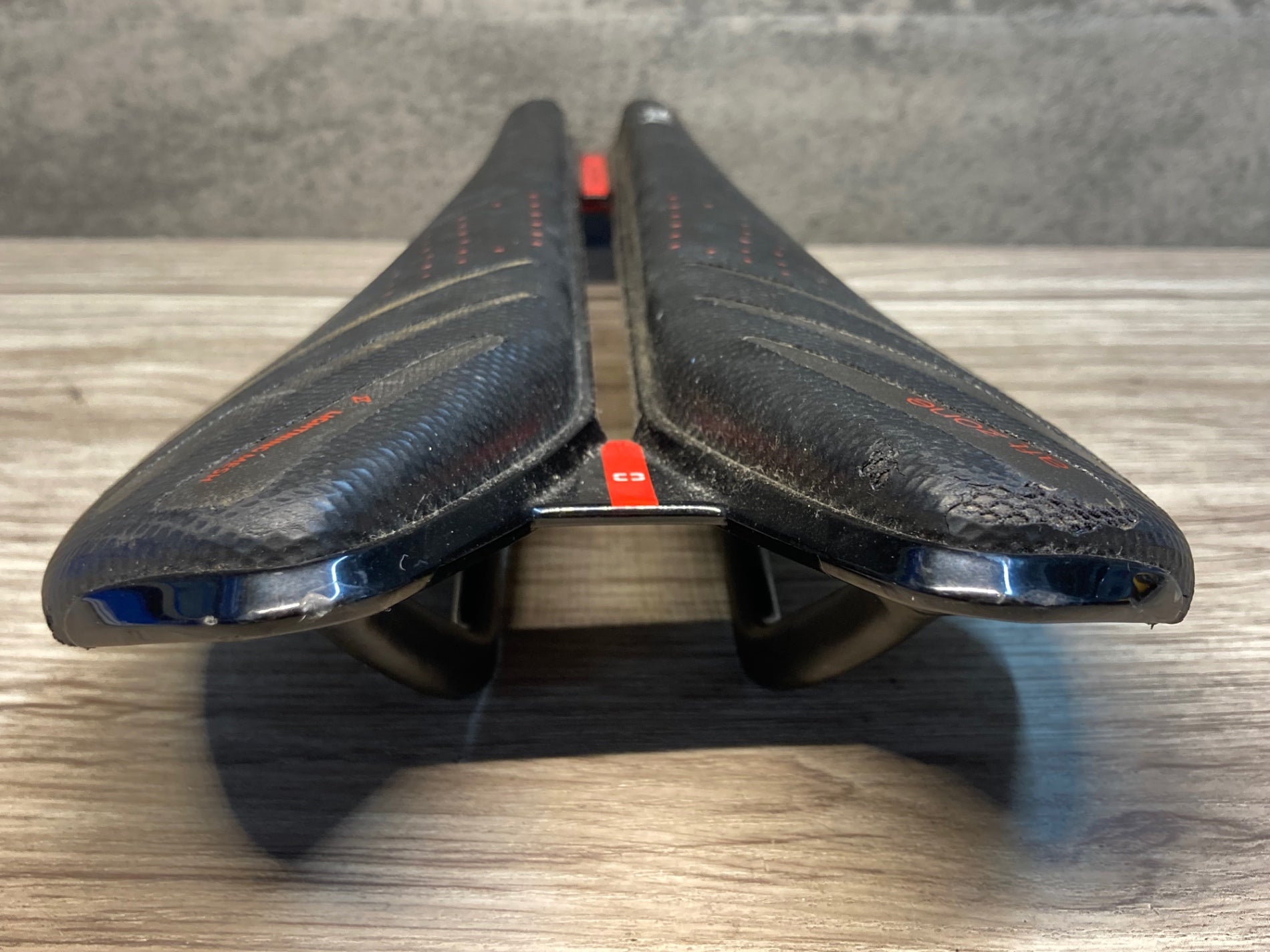 JJ664 ボントレガー BONTRAGER HILO XXX サドル 黒 カーボンレール ※座