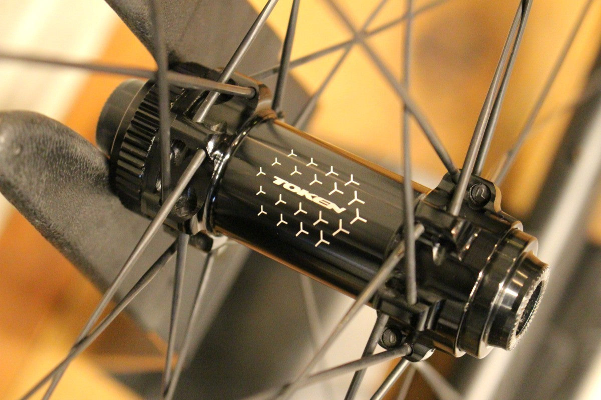 トーケン TOKEN VENTOUS + KONAX PRO カーボン チューブレスレディ