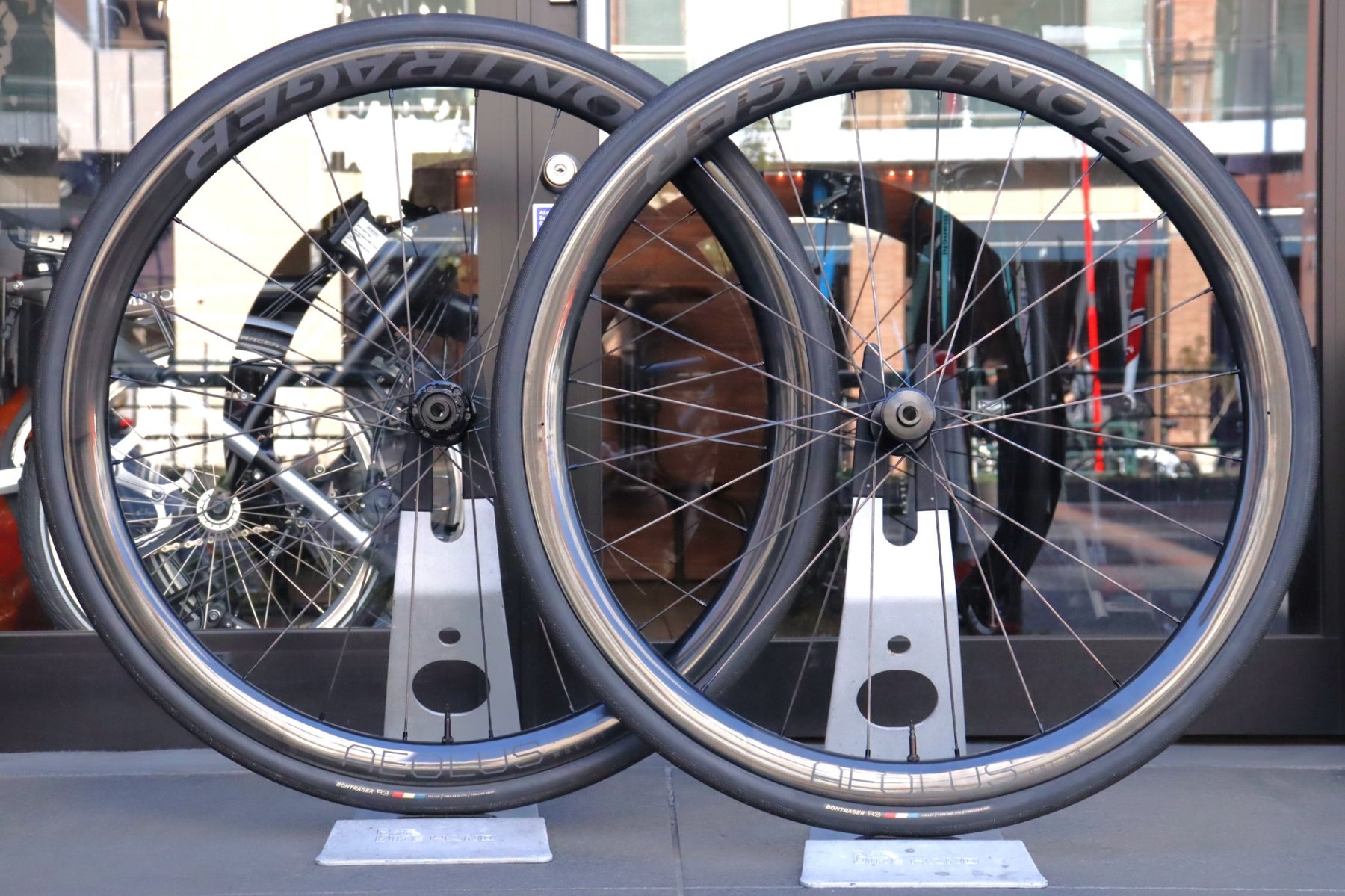 ボントレガー BONTRAGER アイオロス AEOLUS RSL 37 TLR カーボン