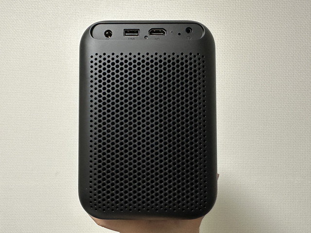 Netflix認定Linux OS搭載「WANBO TT Projector」が小型でネイティブ