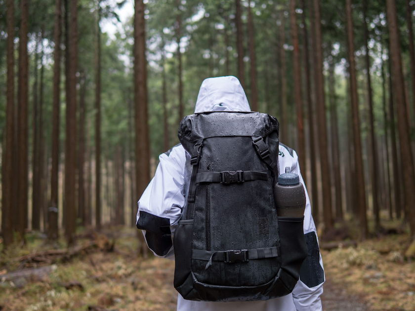 雨に強いバッグを探しているなら、ニクソンの新コレクションに注目