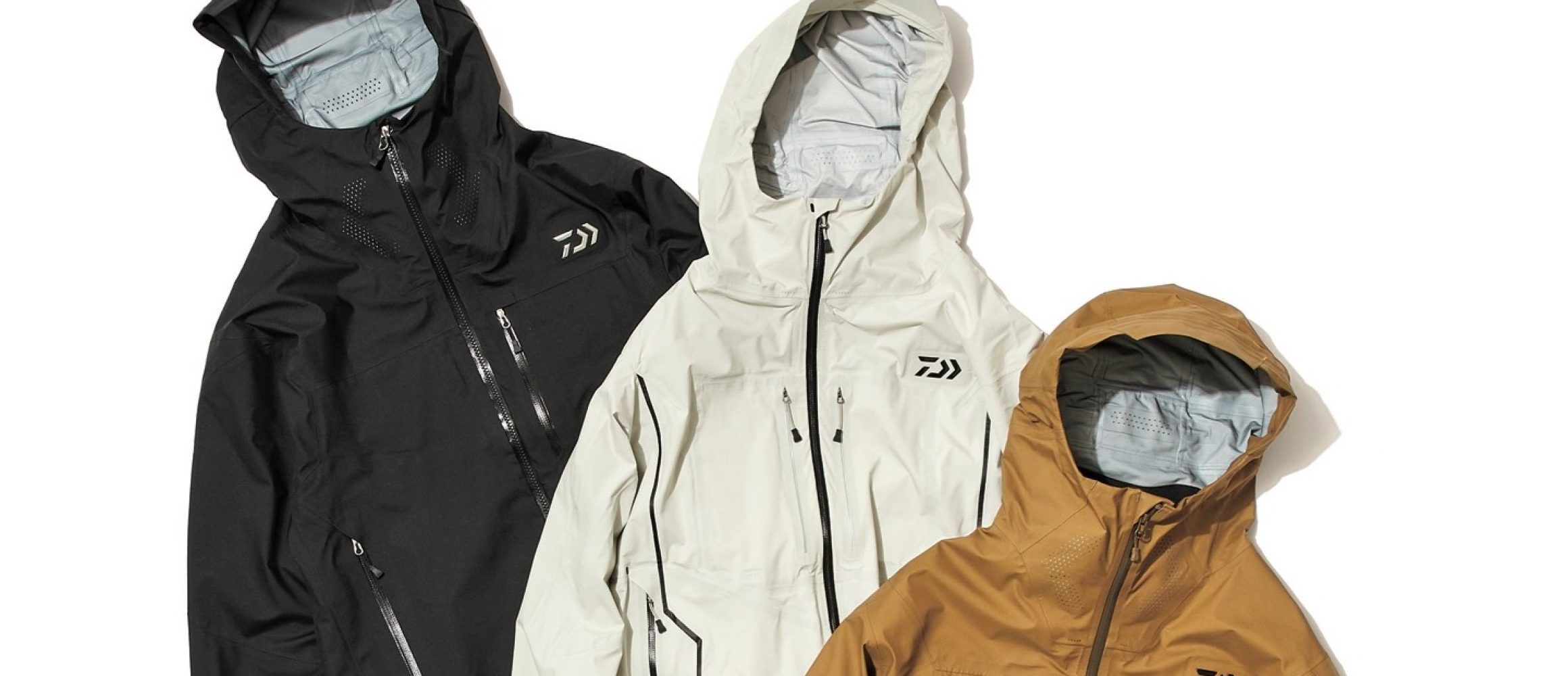 街着としても侮れない、機能性あふれるDAIWAのハイテクレインJKTが狙い