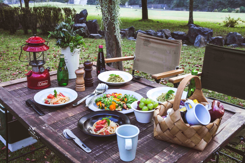家でも外でも！ まるで陶器のようなPlatchampのホーロー製テーブル