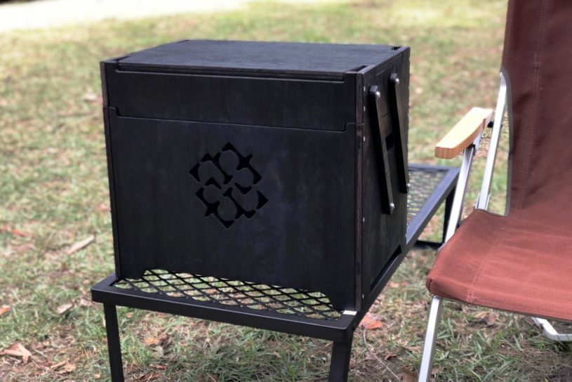 収納とテーブルが一体に。エルネストの一石二鳥なウッドコンテナが画期