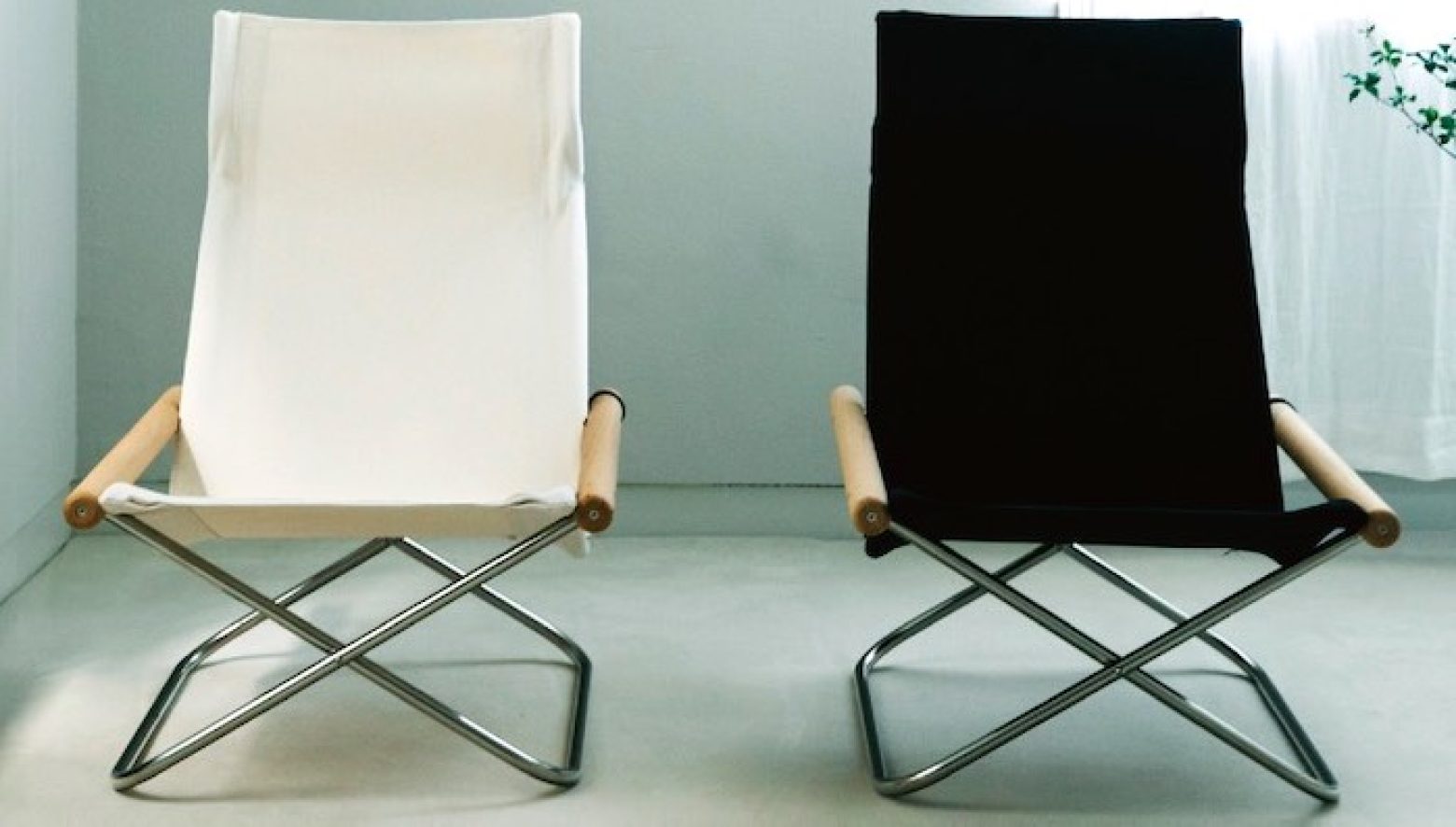 芸術的折りたたみチェア「ニーチェア X」に、50周年記念の限定モデルが