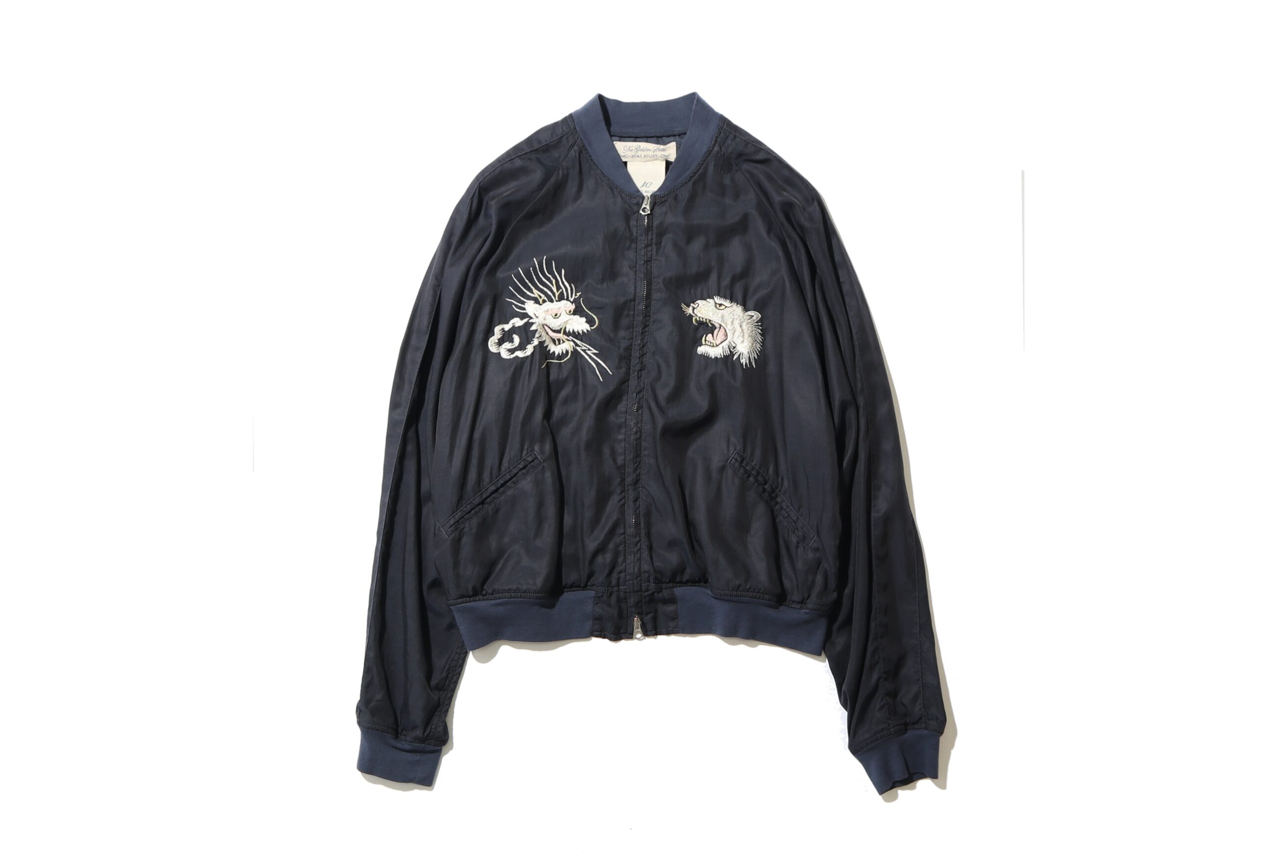 スカジャンなのにアウトドア向き？ レミレリーフの新作は、素材使いで