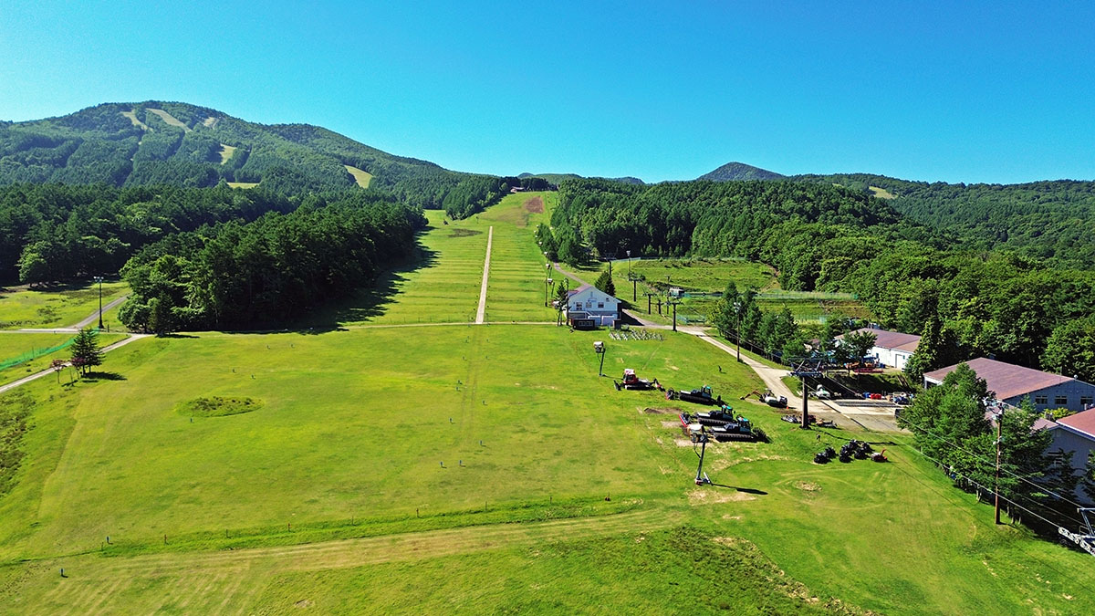 ハンターマウンテン塩原が、夏涼しい高原キャンプ場に。専用サウナ付き