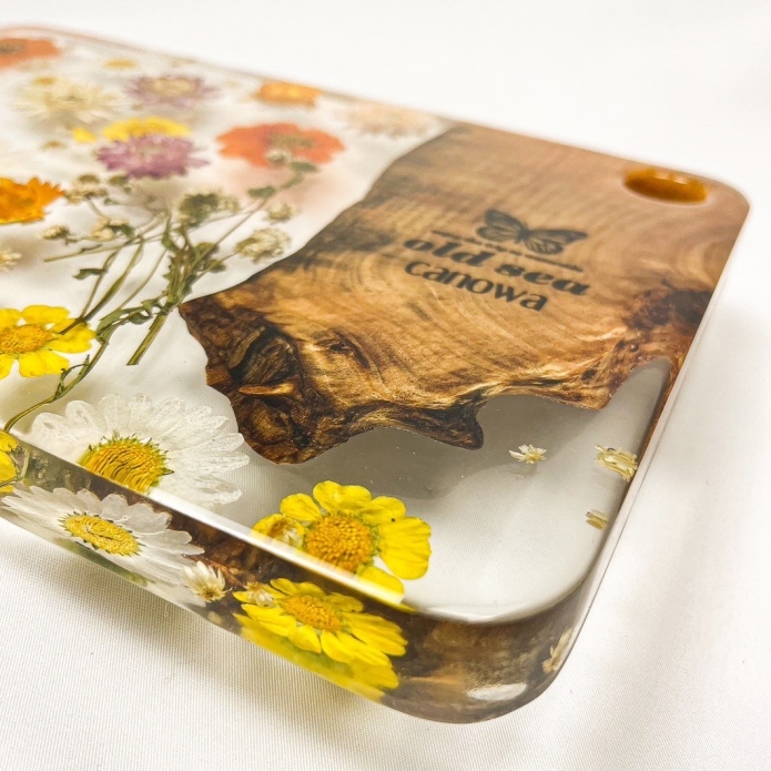 レジンと花のアートピース。old sea × canowaの特別なカッティング