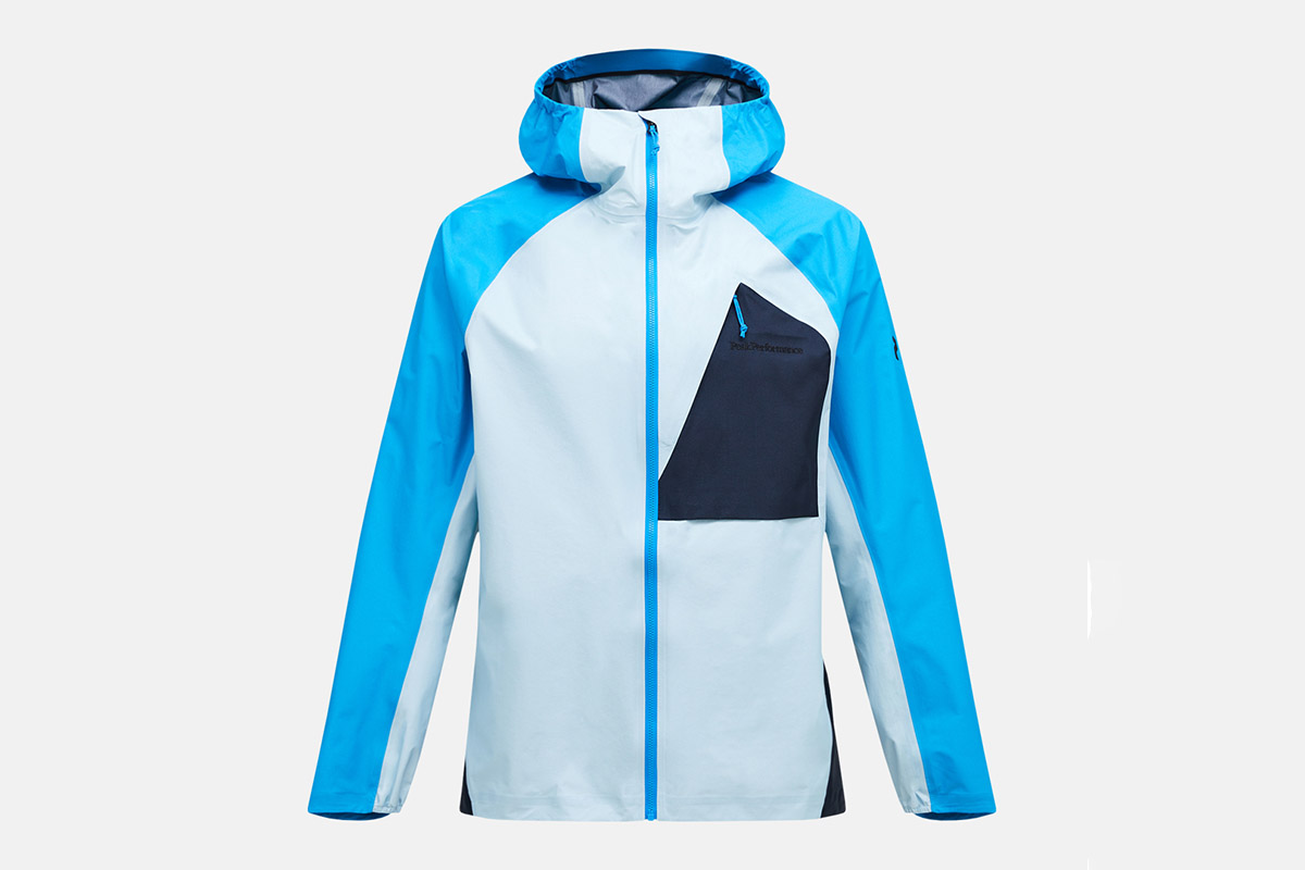 ピークパフォーマンスから25SSの新作シェルジャケット。春先取りの