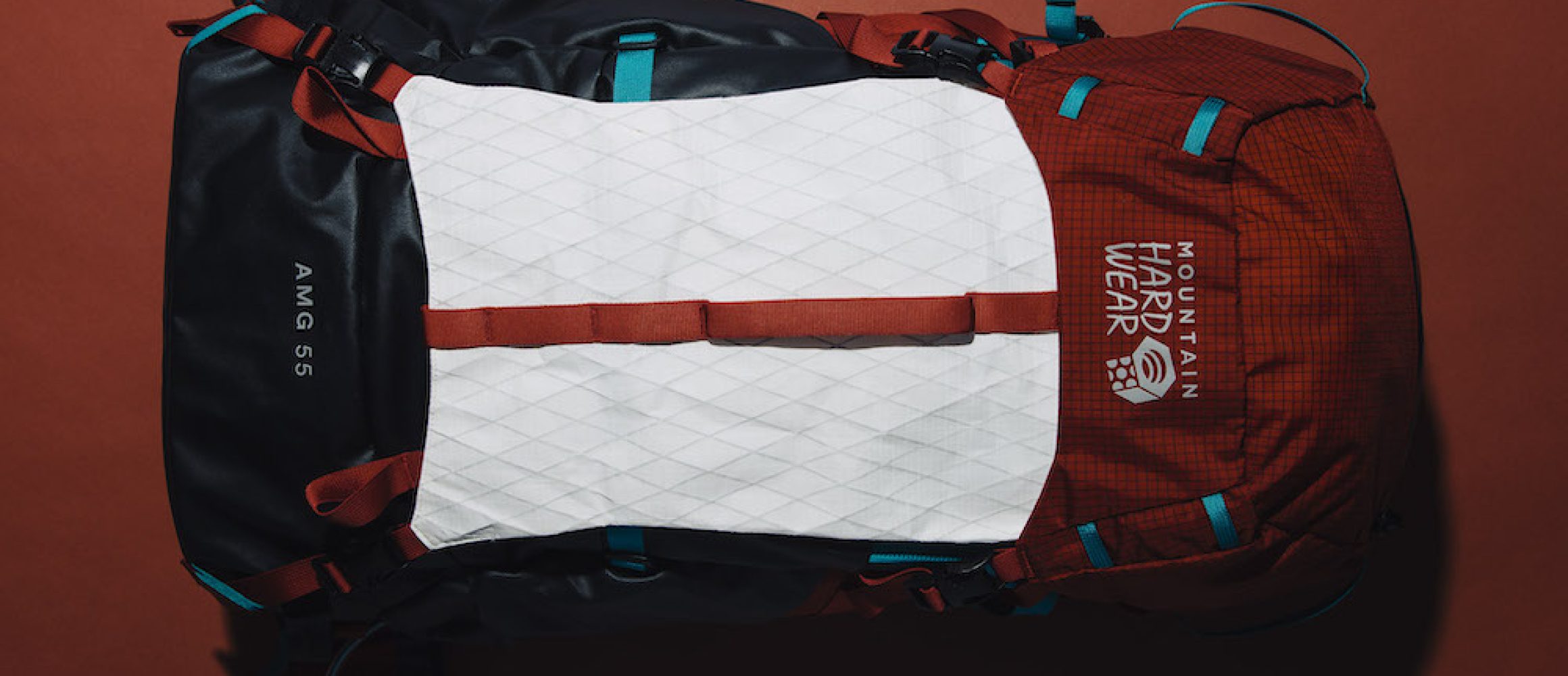 ポップな顔した本格派。カラーも素材もマルチな、マウンテンハード