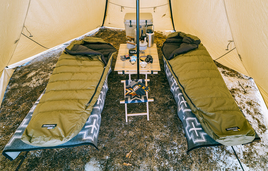 サバティカル初のシュラフは連結可能！ ナンガの山岳シュラフを