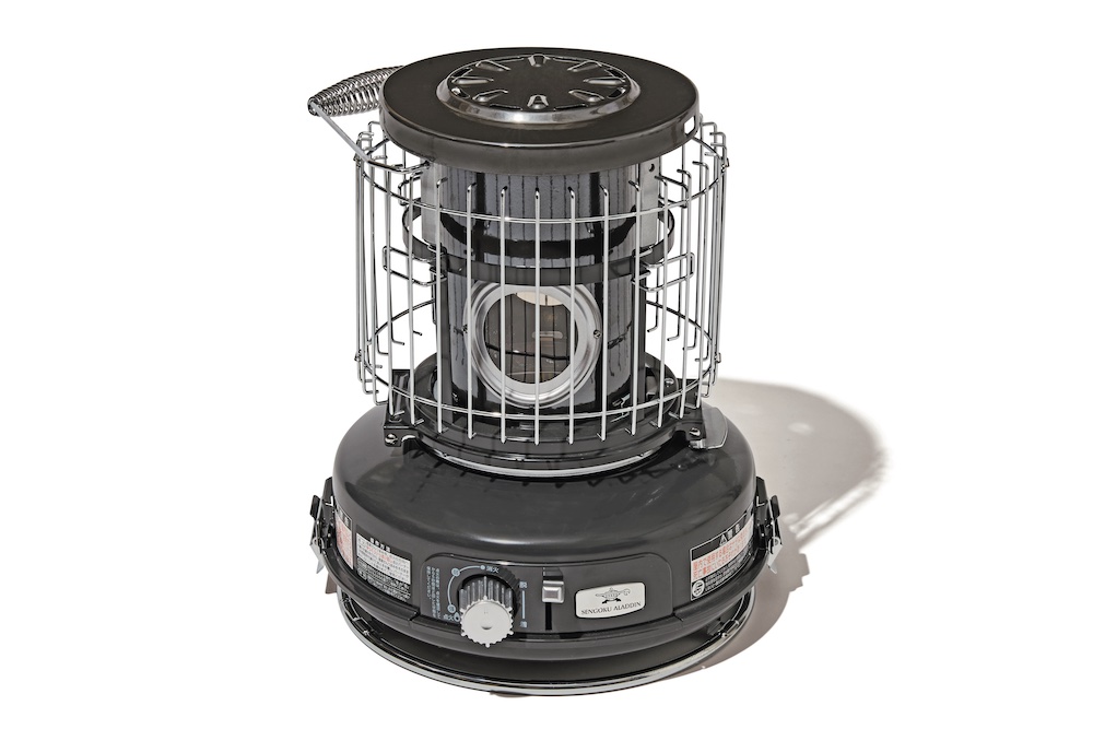 センゴクアラジンの人気ポータブルガスストーブを、ツヤ感のあるグレー