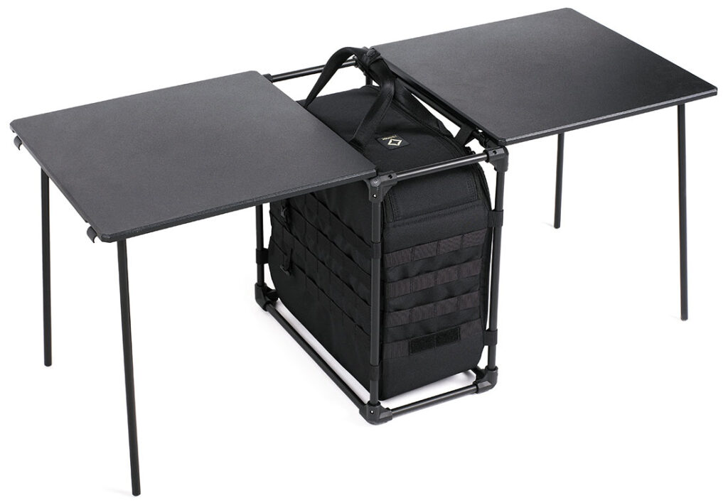 バッグから瞬時にテーブルが出現！ ヘリノックスのフィールドオフィス