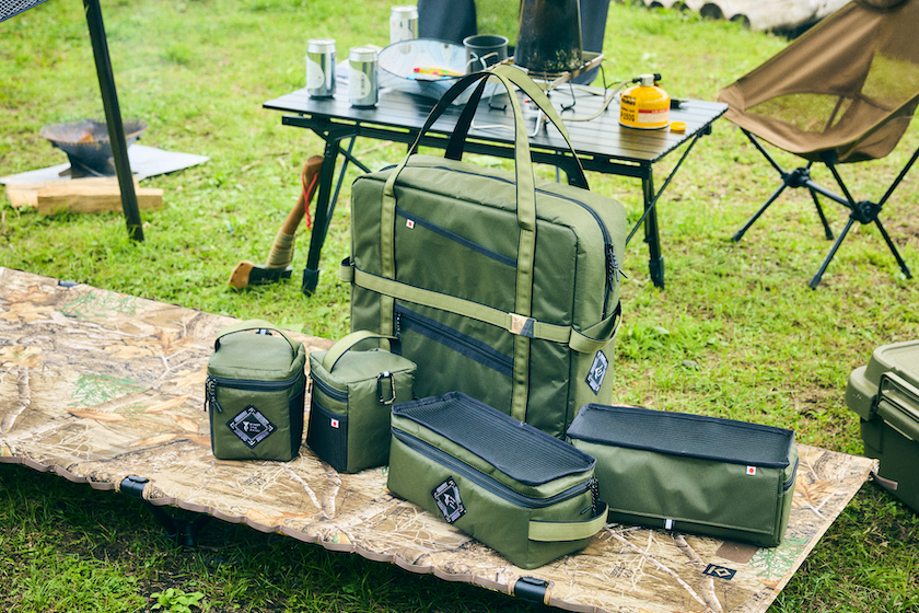 ウィンディアンドレイニーの人気アイテムをカラー別注。キャンプを彩る