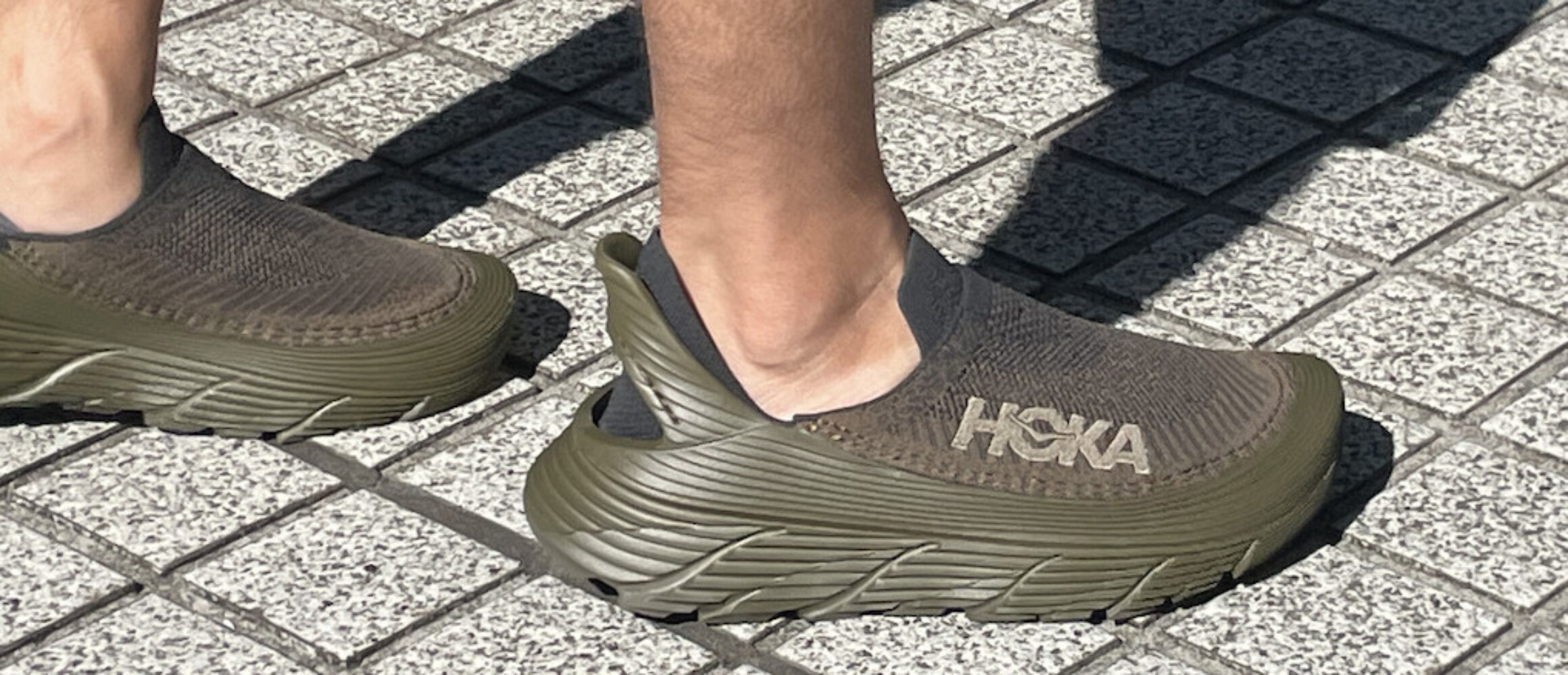 ラクすぎると話題のHOKA「RESTORE TC」を実際に履いてみたところ