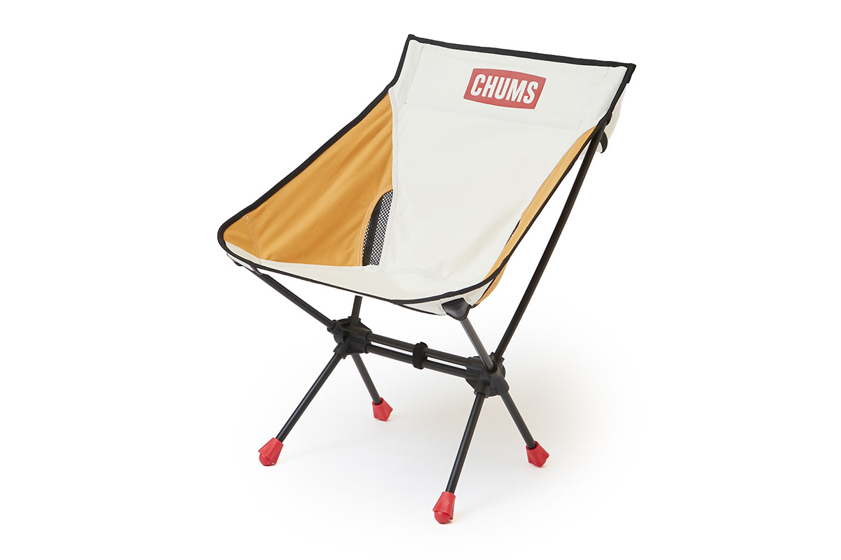 チャムスの定番コンパクトチェアに、風合い◎なキャンバス地モデルが