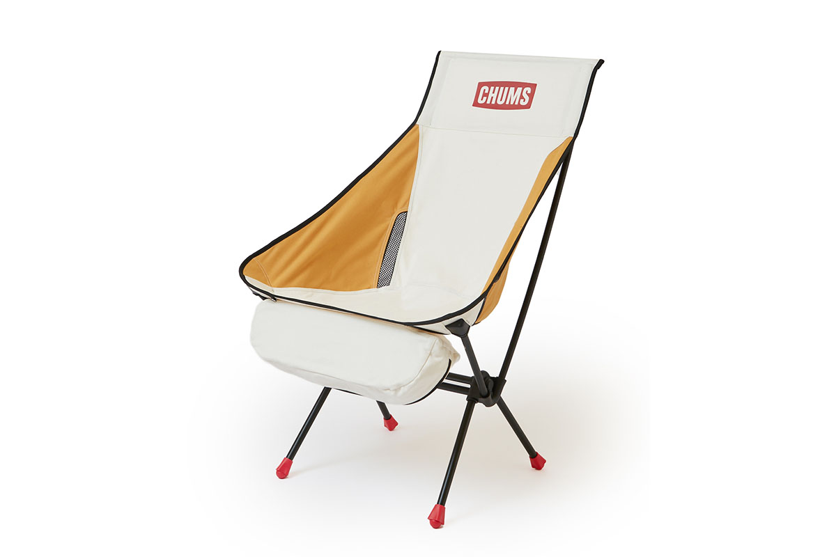 チャムスの定番コンパクトチェアに、風合い◎なキャンバス地モデルが
