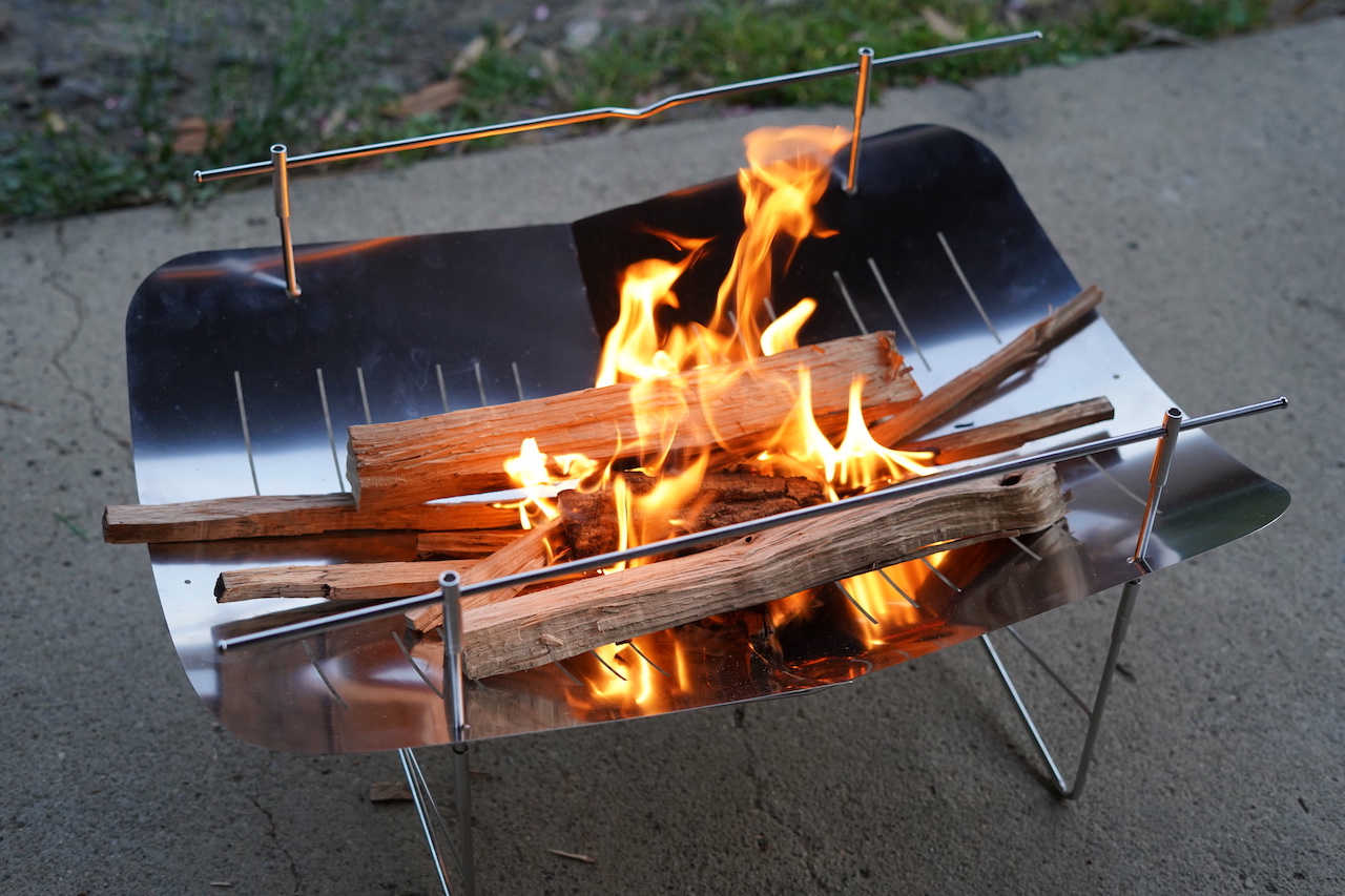 スイス生まれの焚き火台『ピコグリル760』。シリーズ史上最大モデルの