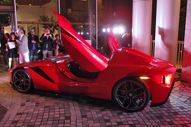 KEN OKUYAMAがワンオフのスーパーカー「kode57 Enji」を披露