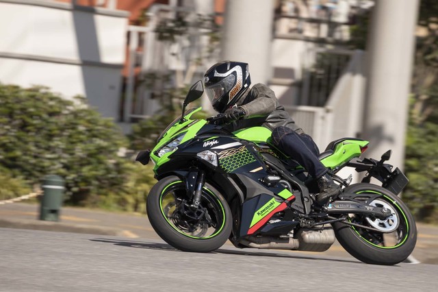 カワサキ・ニンジャZX-25R SE KRTエディション（MR/6MT）【レビュー