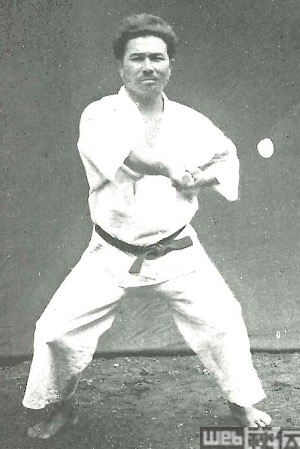 平信賢 Taira Shinken | 達人・名人・秘伝の師範たち | 武道・武術の