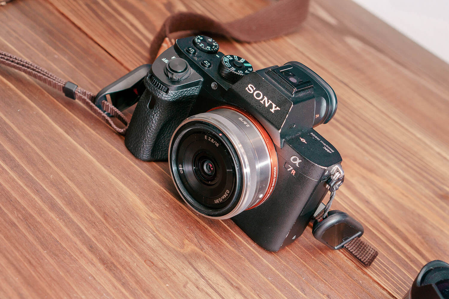 レビュー】広く撮りたいを叶えるSonyの16mm F2.8（SEL16F28） 広角レンズ