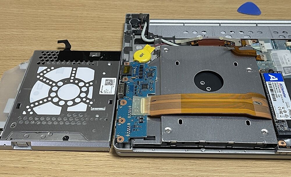 Let's note CF-SV7、マルチドライブを取り外し 2nd SSDを増設してみた