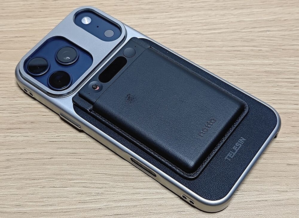 iPhone 17 Pro Max用、TELESIN カメラグリップに付属のケース 実機