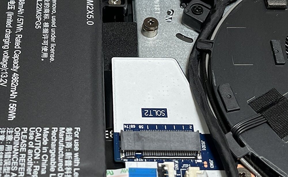 ThinkPad E14 Gen 5のメモリを16GBから32GBに増設、手順と増設前後の