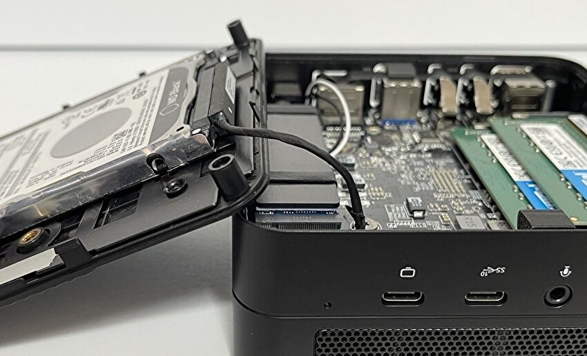 MINISFORUM UM480XT ミニPC、AMD Ryzen 7 4800H / RAM 16GB / SSD