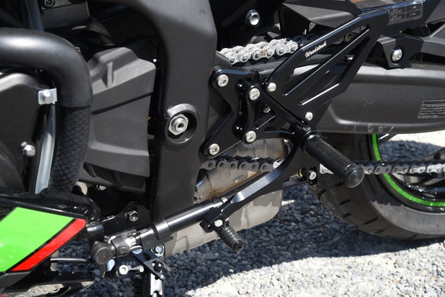 Ninja ZX-25R(20-) SE / SE KRT EDITION バックステップキット