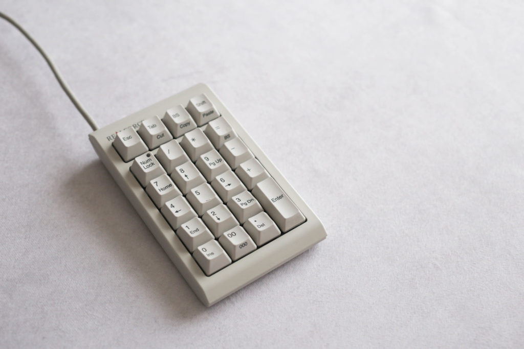 数値入力の決定版！経理業務で10年使ったテンキー。東プレ『Realforce