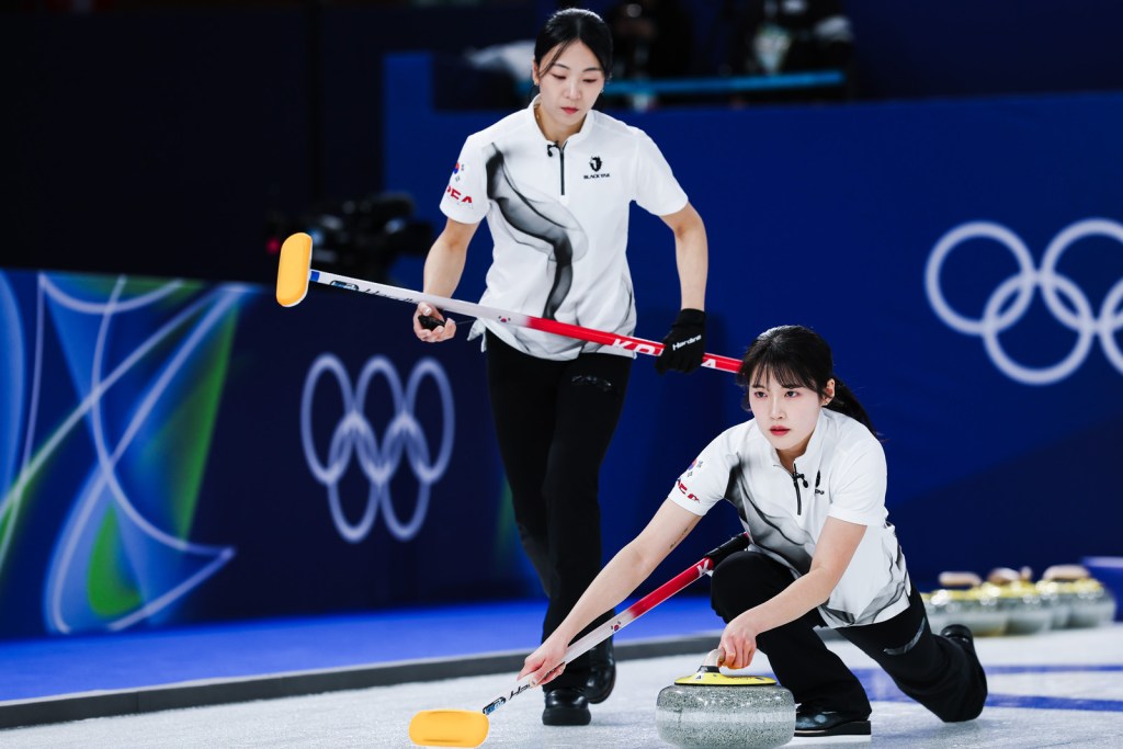Republic of Korea keep semi-final hopes alive with third win at