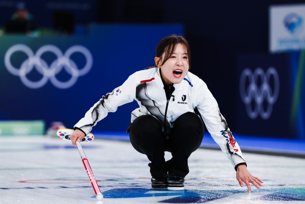 Republic of Korea keep semi-final hopes alive with third win at