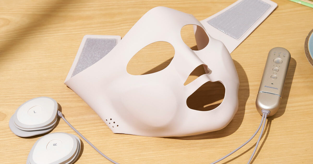 パナソニックのマスク型イオン美顔器があれば、“ながら美容”でも